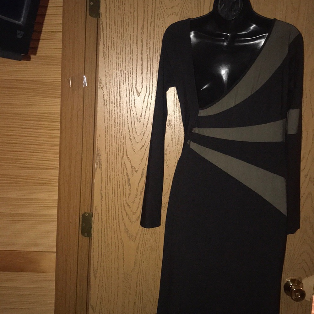 ✍🏼  Price 👎🏼 Very flattering dress - Picture 2 of 3